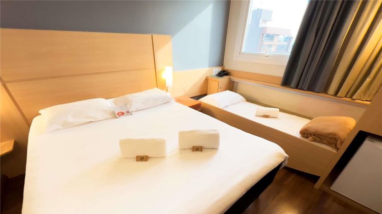 <b>Ibis Passo Fundo Shopping Room</b>. Images powered by <a href="https://iceportal.shijigroup.com/" title="IcePortal" target="_blank">IcePortal</a>.