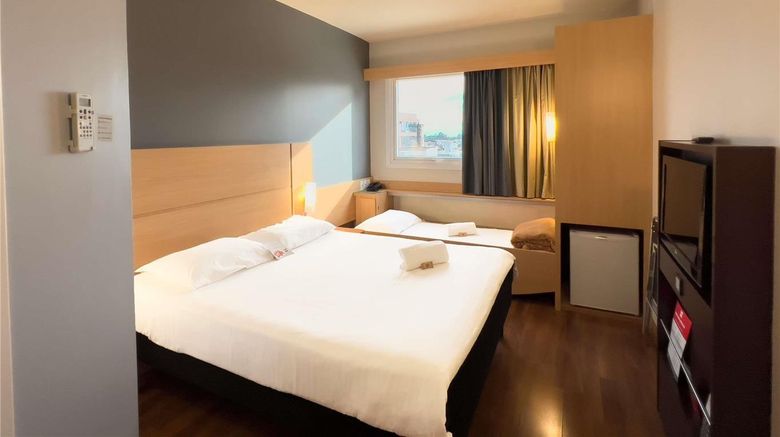 <b>Ibis Passo Fundo Shopping Room</b>. Images powered by <a href="https://iceportal.shijigroup.com/" title="IcePortal" target="_blank">IcePortal</a>.