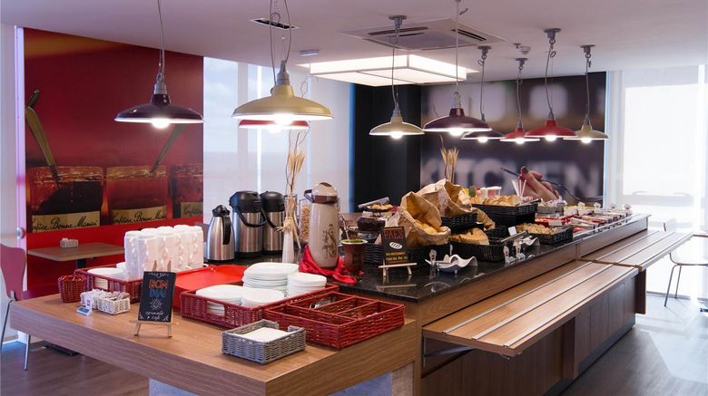 <b>Ibis Passo Fundo Shopping Restaurant</b>. Images powered by <a href="https://iceportal.shijigroup.com/" title="IcePortal" target="_blank">IcePortal</a>.