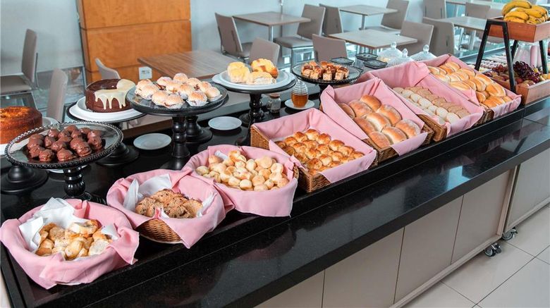 <b>Ibis Presidente Prudente Restaurant</b>. Images powered by <a href="https://iceportal.shijigroup.com/" title="IcePortal" target="_blank">IcePortal</a>.