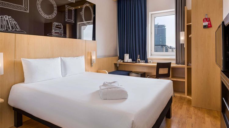 Ibis Kyiv City Center Room
