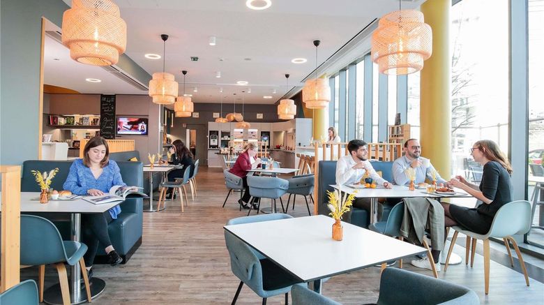 <b>Novotel Suites Luxembourg Hotel Restaurant</b>. Images powered by <a href="https://iceportal.shijigroup.com/" title="IcePortal" target="_blank">IcePortal</a>.
