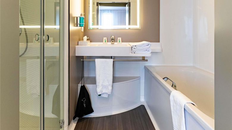 <b>Suite Novotel Reims Centre Room</b>. Images powered by <a href="https://iceportal.shijigroup.com/" title="IcePortal" target="_blank">IcePortal</a>.