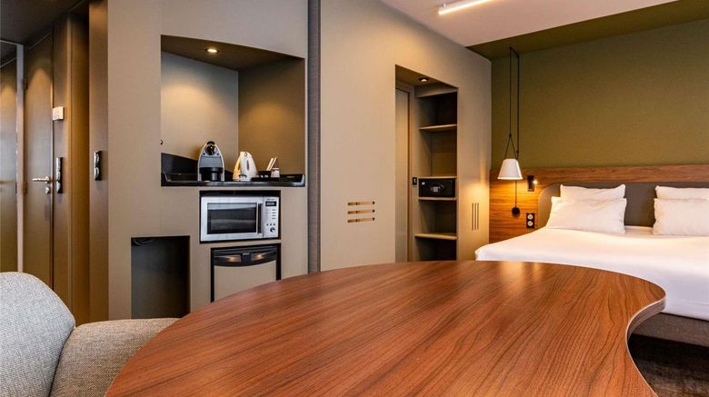 <b>Suite Novotel Reims Centre Room</b>. Images powered by <a href="https://iceportal.shijigroup.com/" title="IcePortal" target="_blank">IcePortal</a>.