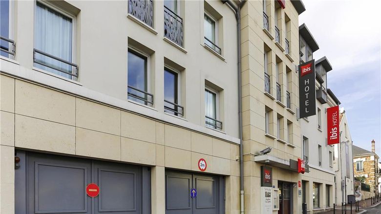 <b>Hotel Ibis Etampes Exterior</b>. Images powered by <a href="https://iceportal.shijigroup.com/" title="IcePortal" target="_blank">IcePortal</a>.