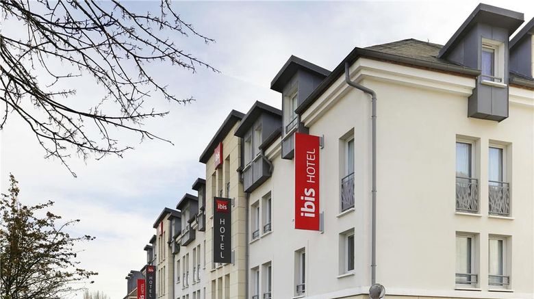 <b>Hotel Ibis Etampes Exterior</b>. Images powered by <a href="https://iceportal.shijigroup.com/" title="IcePortal" target="_blank">IcePortal</a>.