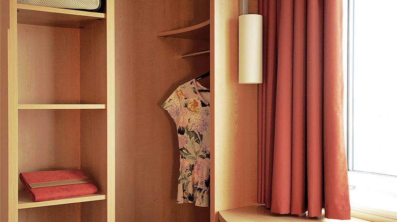 <b>Hotel Ibis Etampes Room</b>. Images powered by <a href="https://iceportal.shijigroup.com/" title="IcePortal" target="_blank">IcePortal</a>.