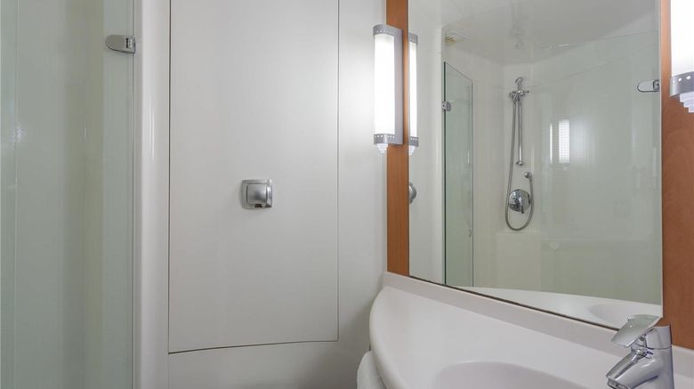 <b>Hotel Ibis Belfast Queens Quarter Room</b>. Images powered by <a href="https://iceportal.shijigroup.com/" title="IcePortal" target="_blank">IcePortal</a>.