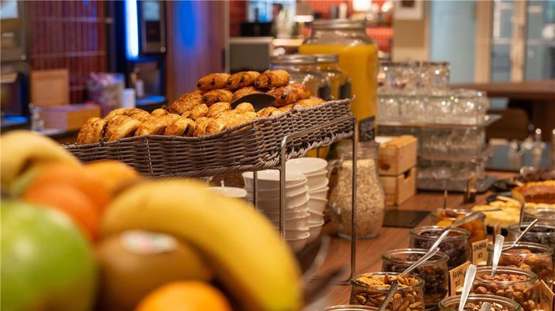 <b>Novotel Nantes Centre Loire Restaurant</b>. Images powered by <a href="https://iceportal.shijigroup.com/" title="IcePortal" target="_blank">IcePortal</a>.