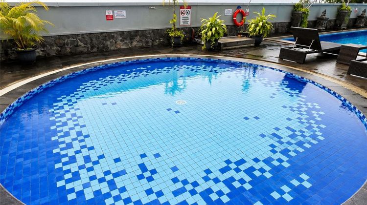 Novotel Bangka Golf & Convention Center Pool