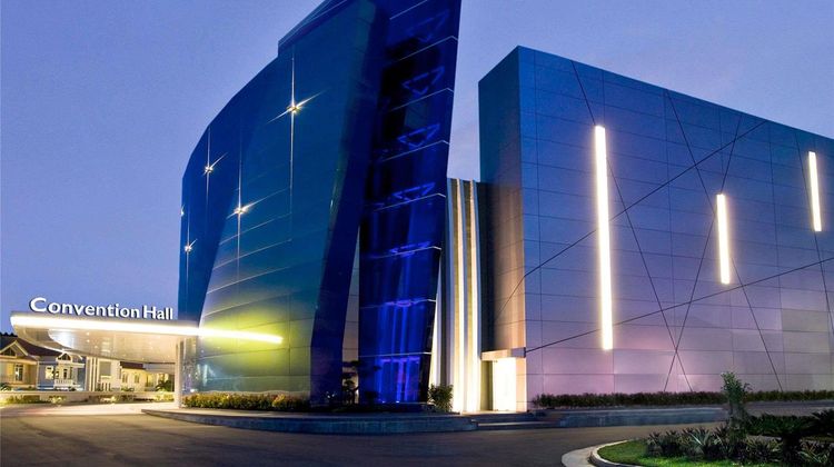 Novotel Bangka Golf & Convention Center Exterior
