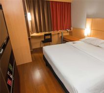 Ibis Asuncion Exterior