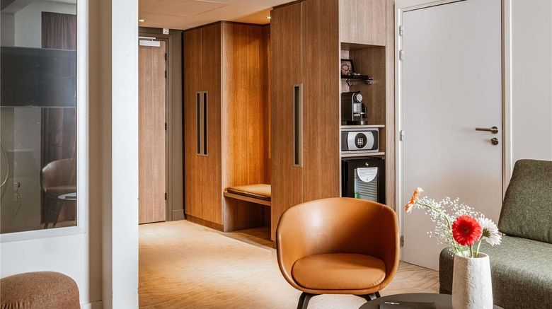 <b>Novotel Lyon Confluence Room</b>. Images powered by <a href="https://iceportal.shijigroup.com/" title="IcePortal" target="_blank">IcePortal</a>.