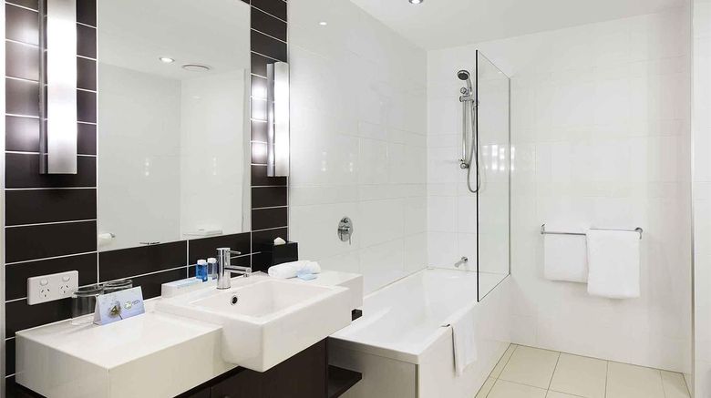 <b>Novotel Brisbane Airport Room</b>. Images powered by <a href="https://iceportal.shijigroup.com/" title="IcePortal" target="_blank">IcePortal</a>.