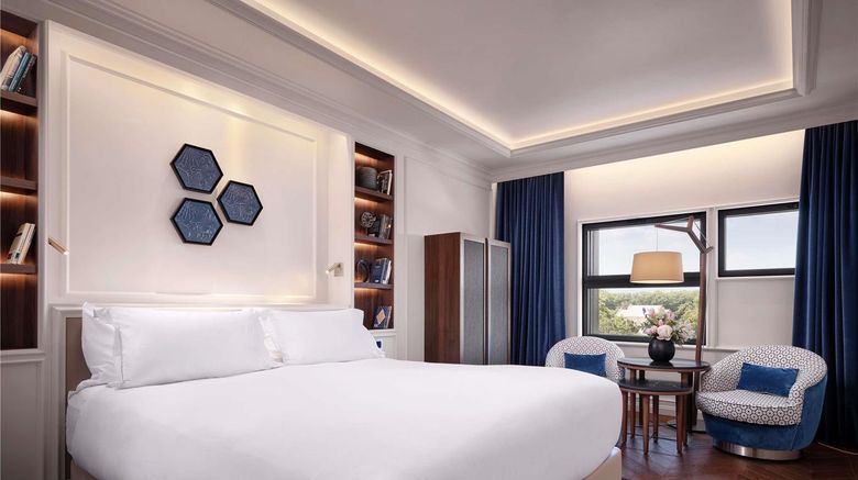 <b>Sofitel Barcelona Skipper Room</b>. Images powered by <a href="https://iceportal.shijigroup.com/" title="IcePortal" target="_blank">IcePortal</a>.
