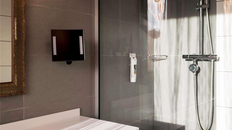<b>Mercure Lyon La Part Dieu Suite</b>. Images powered by <a href="https://iceportal.shijigroup.com/" title="IcePortal" target="_blank">IcePortal</a>.
