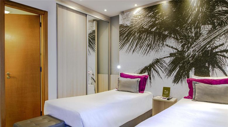 <b>Mercure Boulevard Room</b>. Images powered by <a href="https://iceportal.shijigroup.com/" title="IcePortal" target="_blank">IcePortal</a>.