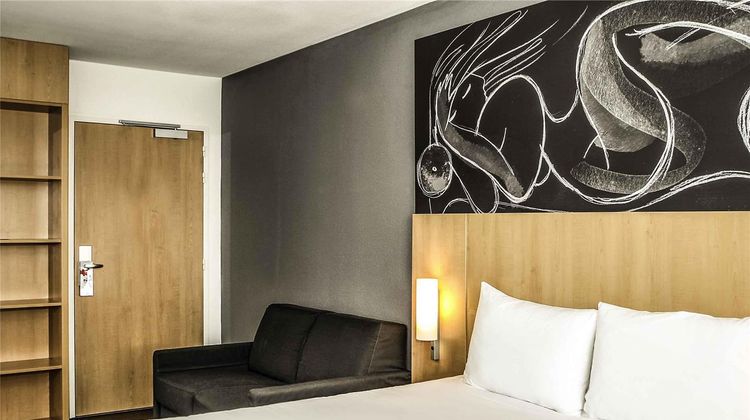 Ibis Saint Genis Pouilly Geneve Room