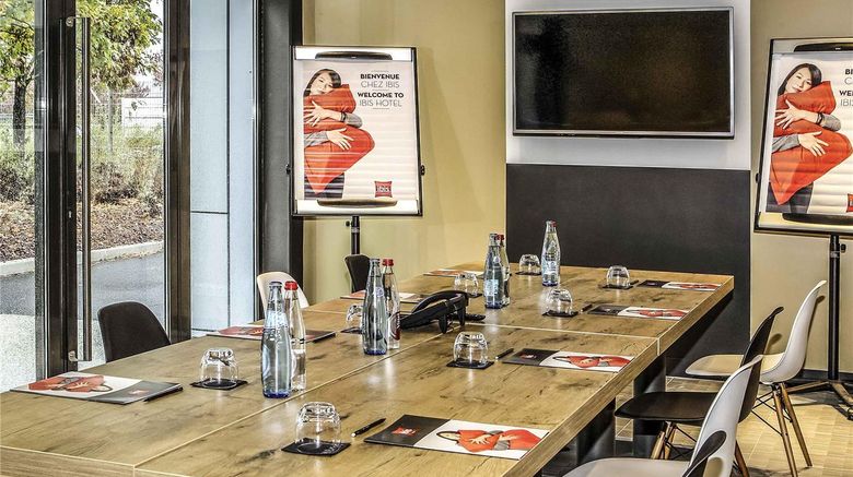 <b>Ibis Saint Genis Pouilly Geneve Meeting</b>. Images powered by <a href="https://iceportal.shijigroup.com/" title="IcePortal" target="_blank">IcePortal</a>.