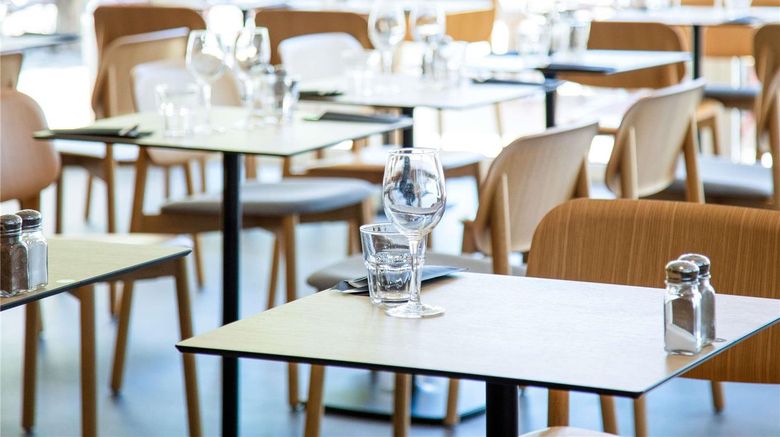 <b>Hotel Ibis Loriol Le Pouzin Meeting</b>. Images powered by <a href="https://iceportal.shijigroup.com/" title="IcePortal" target="_blank">IcePortal</a>.