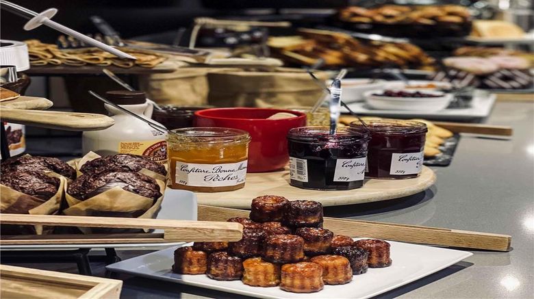 <b>Novotel Bordeaux Gare Restaurant</b>. Images powered by <a href="https://iceportal.shijigroup.com/" title="IcePortal" target="_blank">IcePortal</a>.
