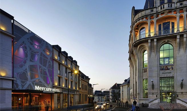 Mercure Chartres Cathedrale Exterior