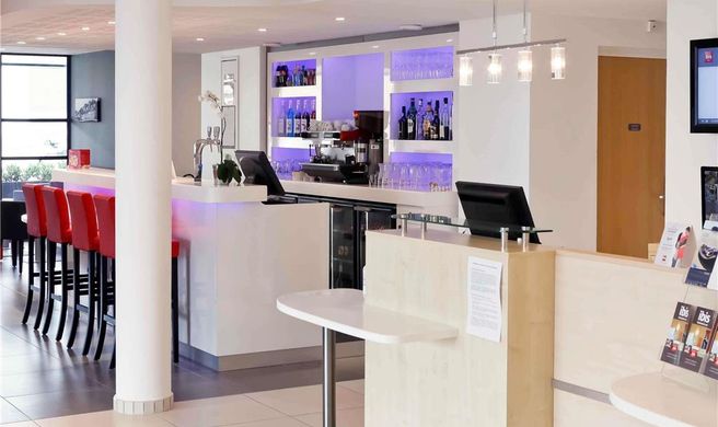 Ibis Lyon Est Chaponnay Exterior