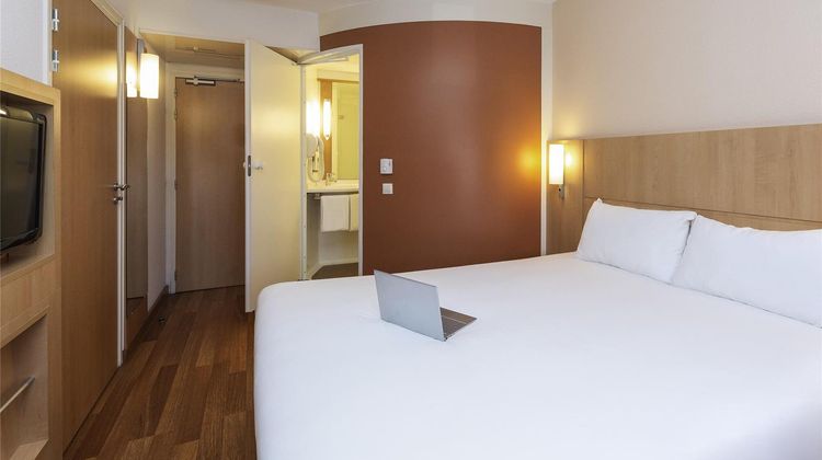 Ibis Lyon Est Chaponnay Room