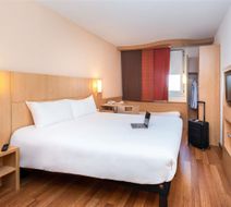 Ibis Lyon Est Chaponnay Exterior