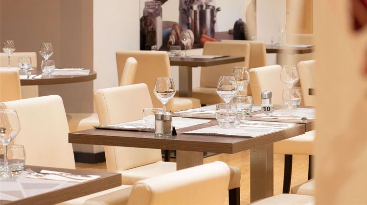 Ibis Lyon Est Chaponnay Restaurant