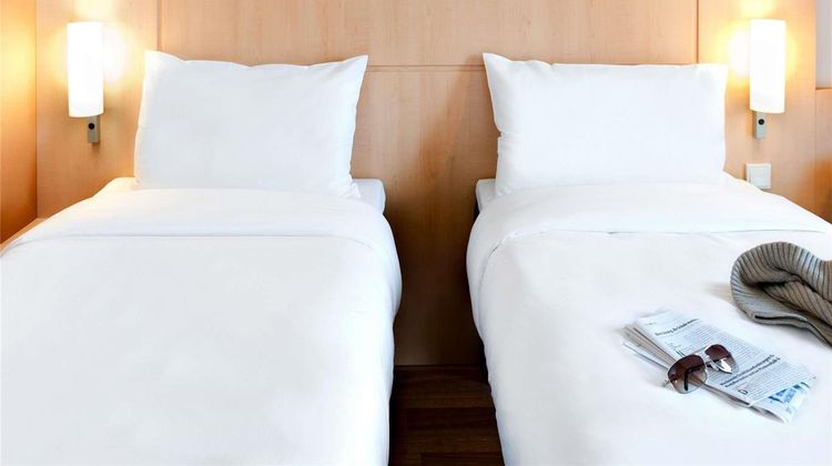 Ibis Lyon Est Chaponnay Room