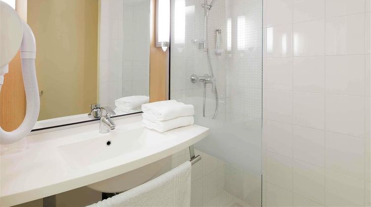 Ibis Guingamp Room