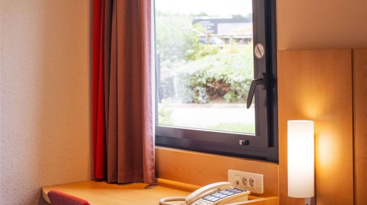 Ibis Guingamp Room
