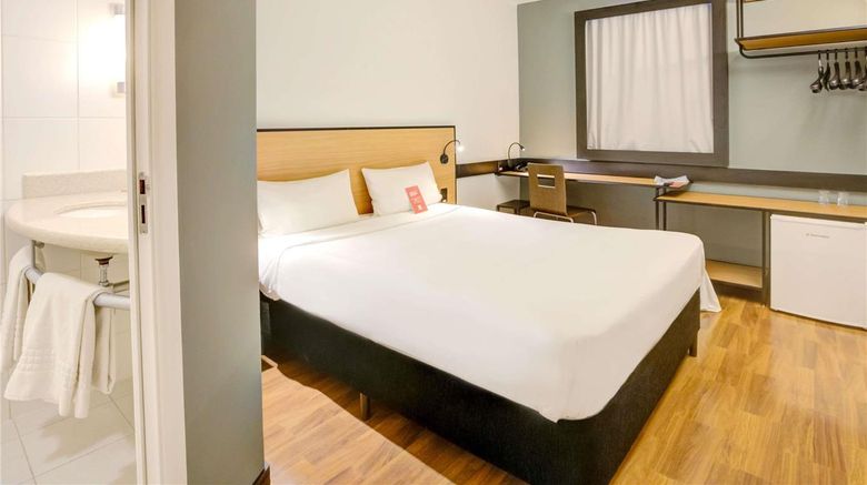 <b>Ibis Vitoria Camburi Room</b>. Images powered by <a href="https://iceportal.shijigroup.com/" title="IcePortal" target="_blank">IcePortal</a>.