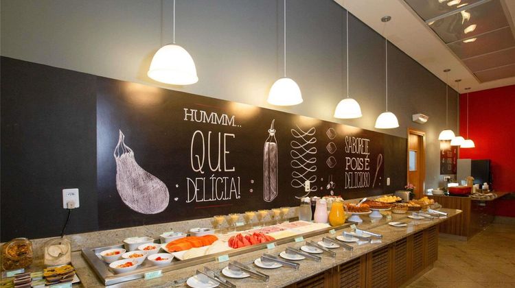 Ibis Vitoria Camburi Restaurant