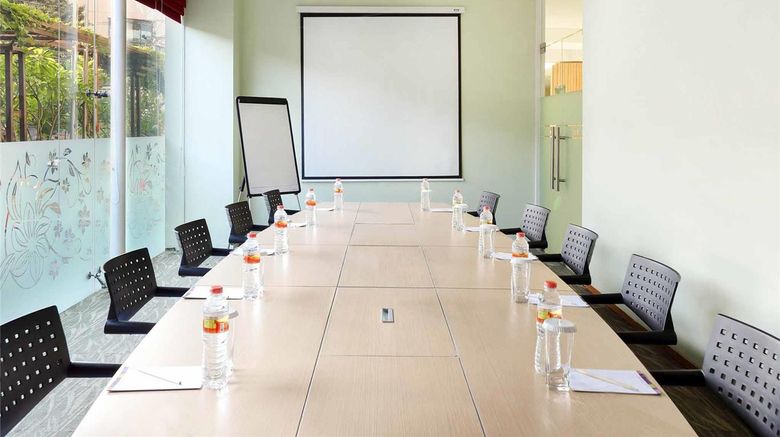 <b>Ibis Styles Yogyakarta Meeting</b>. Images powered by <a href="https://iceportal.shijigroup.com/" title="IcePortal" target="_blank">IcePortal</a>.
