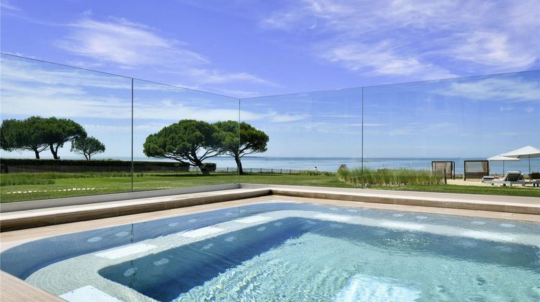 <b>La Grande Terrasse La Rochelle Hotel Spa Spa</b>. Images powered by <a href="https://iceportal.shijigroup.com/" title="IcePortal" target="_blank">IcePortal</a>.
