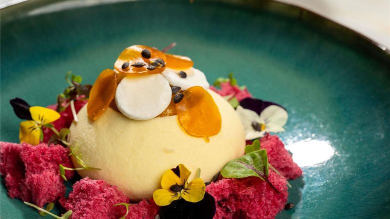 <b>Sofitel Dubai Downtown Restaurant</b>. Images powered by <a href="https://iceportal.shijigroup.com/" title="IcePortal" target="_blank">IcePortal</a>.