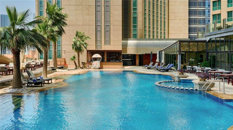 Sofitel Abu Dhabi Corniche Pool