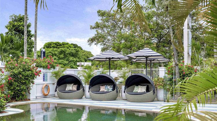 Mercure Cairns Pool