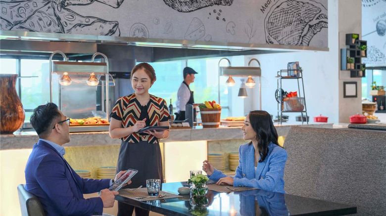 <b>Pullman Jakarta Central Park Restaurant</b>. Images powered by <a href="https://iceportal.shijigroup.com/" title="IcePortal" target="_blank">IcePortal</a>.