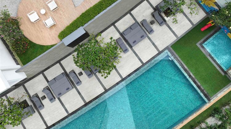 Pullman Jakarta Central Park Pool