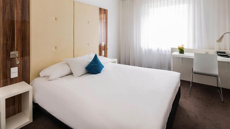 <b>Ibis Styles Frankfurt City Hotel Room</b>. Images powered by <a href="https://iceportal.shijigroup.com/" title="IcePortal" target="_blank">IcePortal</a>.