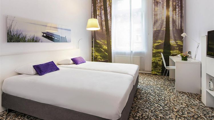 Ibis Styles Frankfurt City Hotel Room
