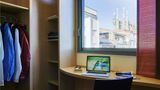 Ibis Barcelona Centro Sagrada Familia Room