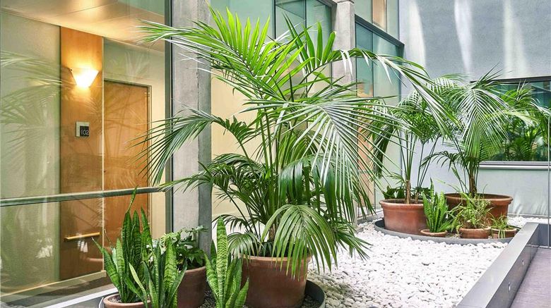 <b>Ibis Barcelona Centro Sagrada Familia Exterior</b>. Images powered by <a href="https://iceportal.shijigroup.com/" title="IcePortal" target="_blank">IcePortal</a>.