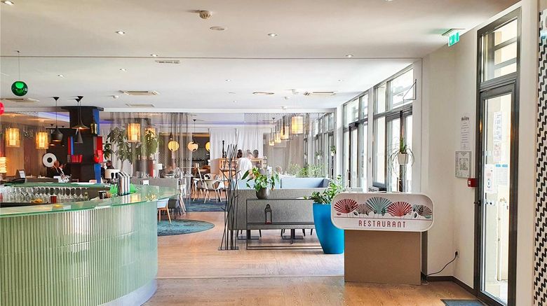 <b>Novotel Avignon Centre Restaurant</b>. Images powered by <a href="https://iceportal.shijigroup.com/" title="IcePortal" target="_blank">IcePortal</a>.