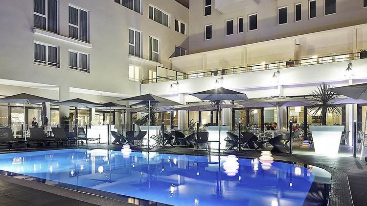 Novotel Avignon Centre Pool