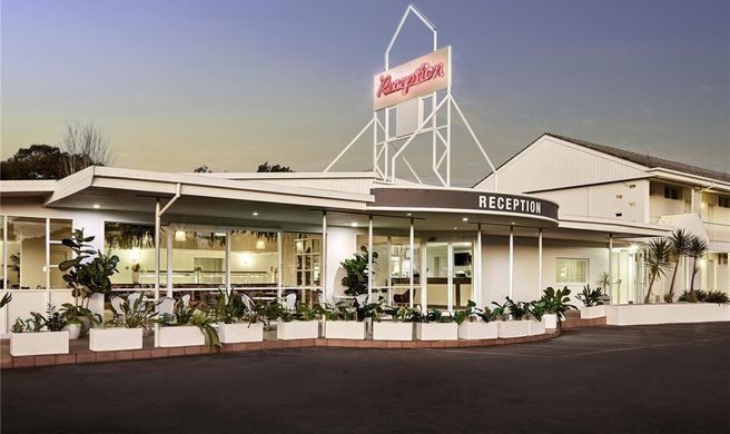 Ibis Styles Tamworth Exterior
