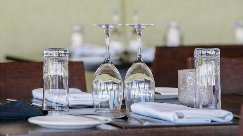 <b>Mercure Clear Mountain Lodge Restaurant</b>. Images powered by <a href="https://iceportal.shijigroup.com/" title="IcePortal" target="_blank">IcePortal</a>.